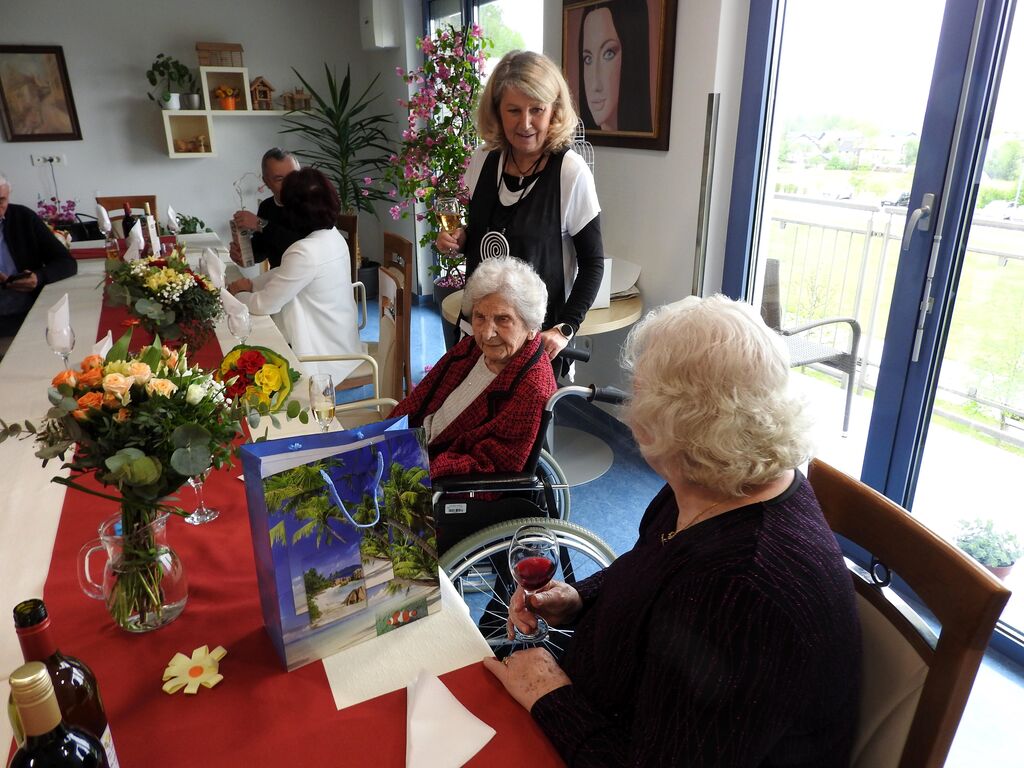 Slavica Gartner v Domu Taber praznovala 102. rojstni dan