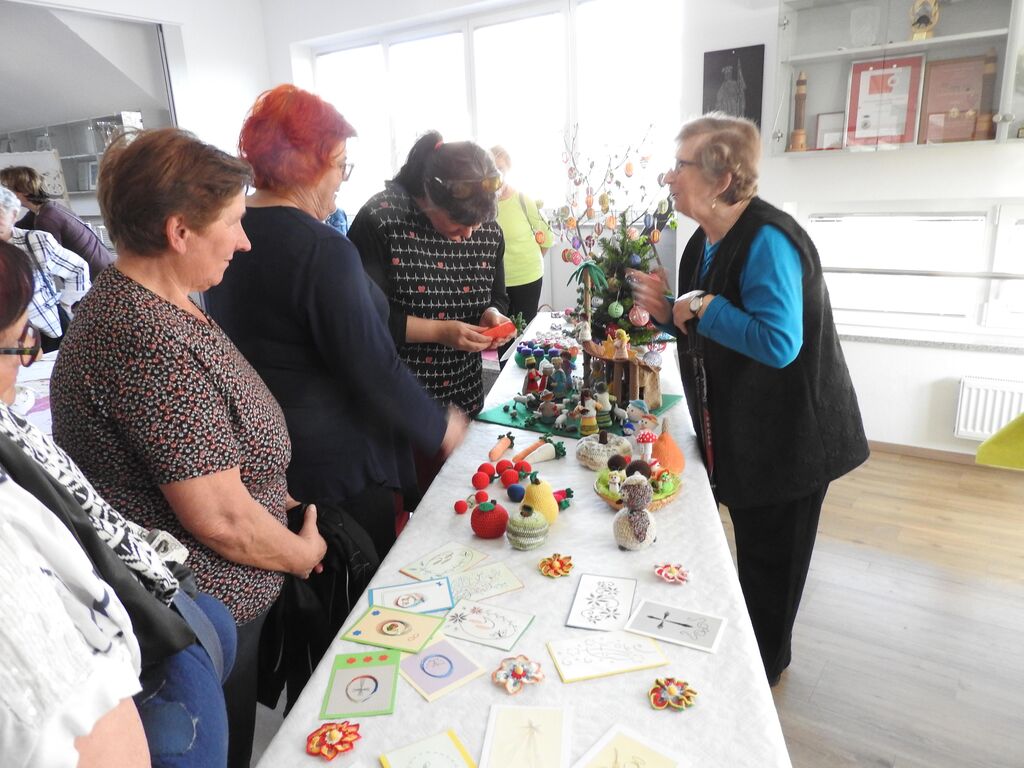 Skupina Rožce navdušila obiskovalce z ročnimi deli