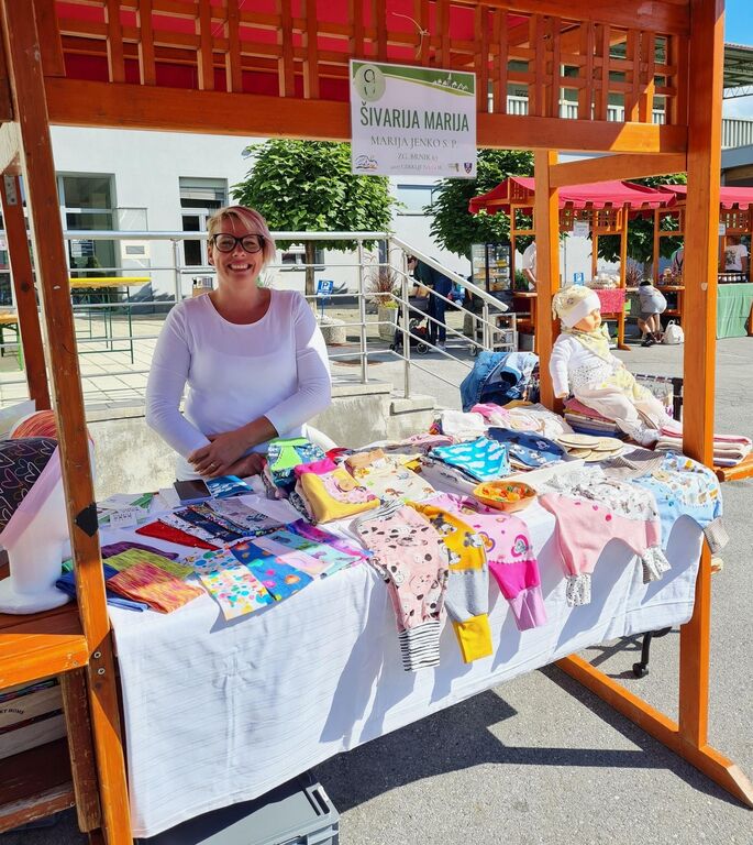 Sobotna cerkljanska tržnica je bila dobro založena