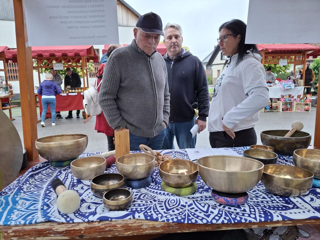 Pestra ponudba na sobotni cerkljanski tržnici