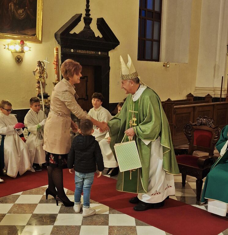 Blagoslovili obnovljeno streho nad župnijsko stavbo