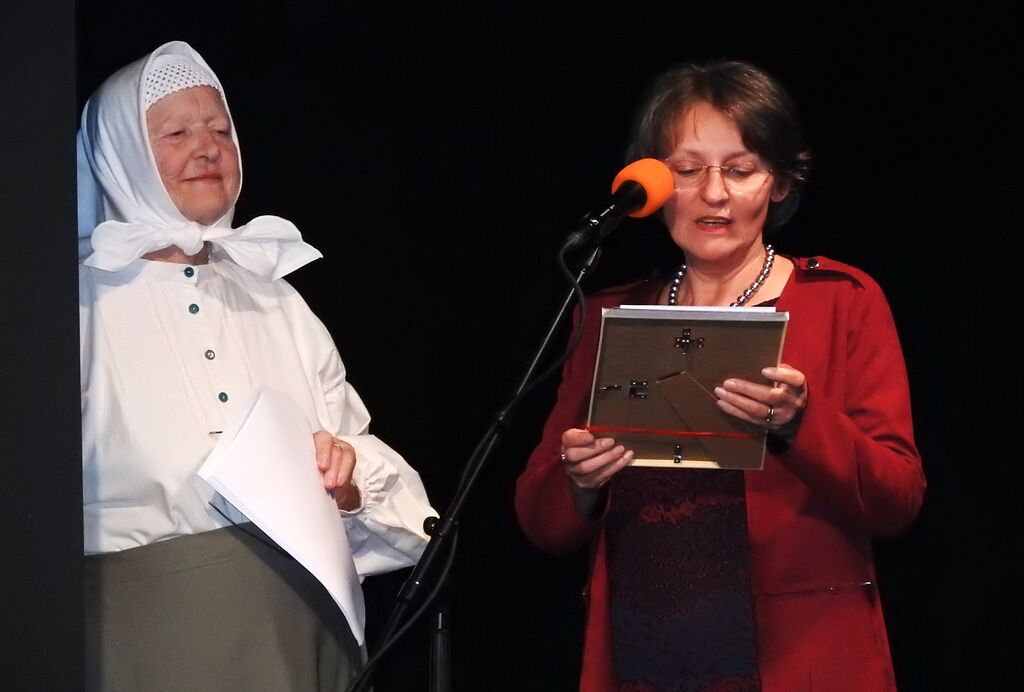 Dvajset let folklore v Cerkljah v glasbi, plesu in petju