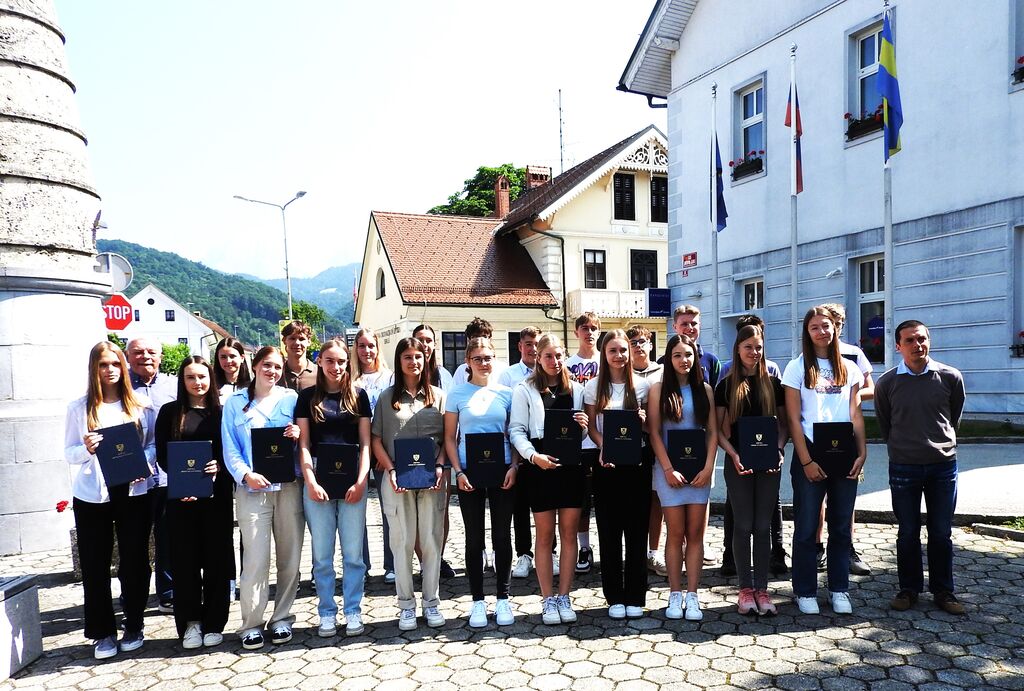Župan Franc Čebulj sprejel uspešne učence