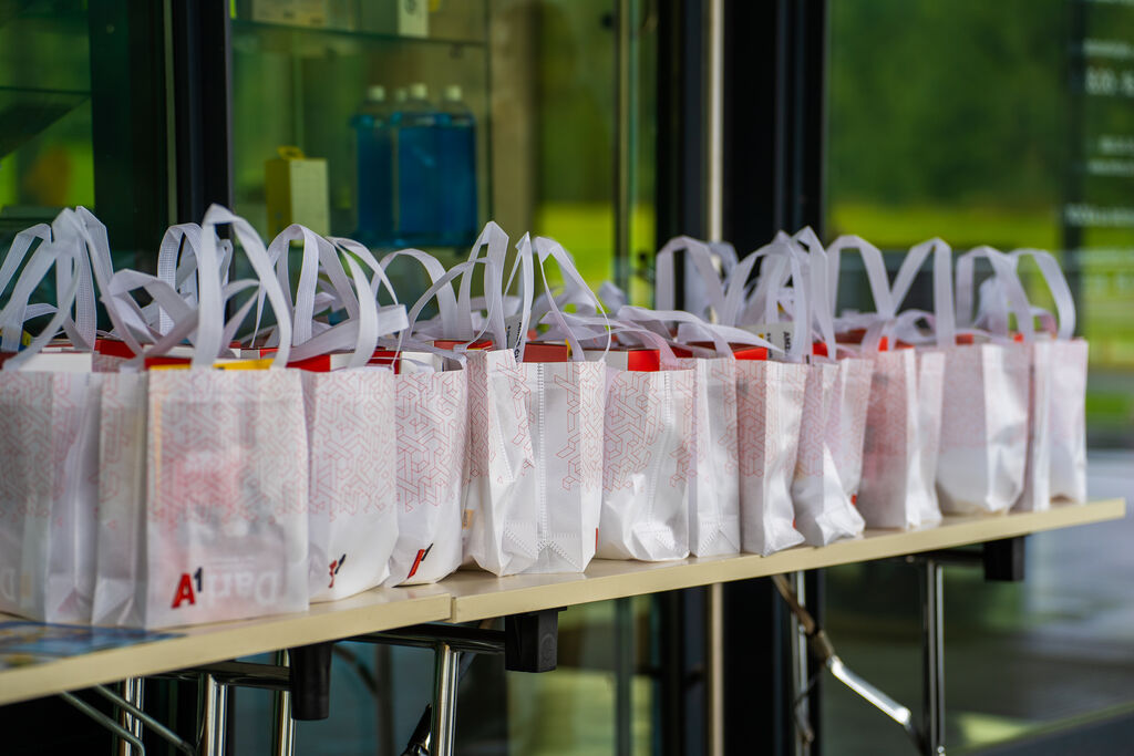 Najprostofer Marjan Boltežar na Vranskem - Prostoferji iz vse Slovenije na Vranskem krepijo varno vožnjo