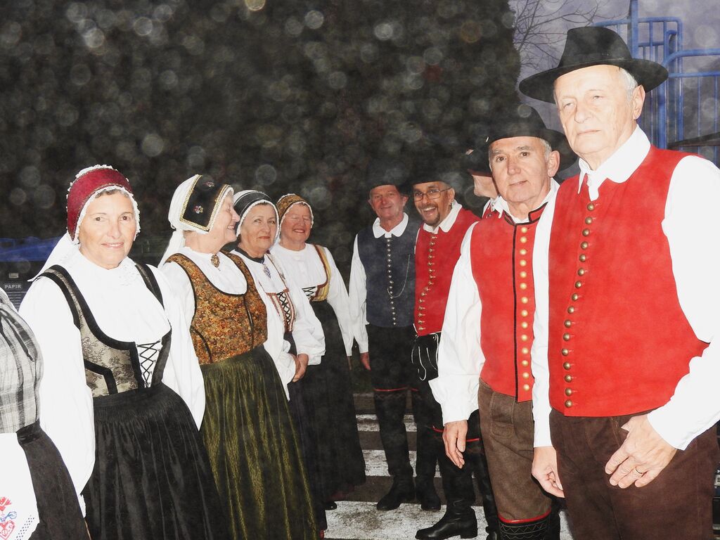 Svetloba sv. Lucije prvič razsvetlila Cerklje