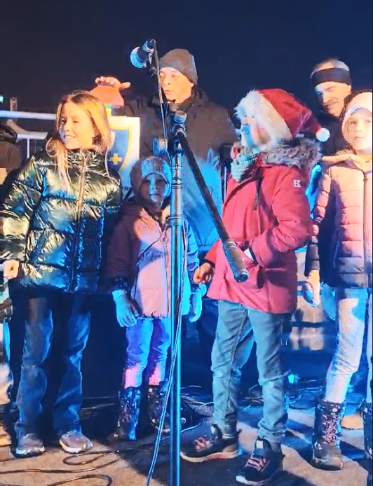 Svetloba sv. Lucije prvič razsvetlila Cerklje