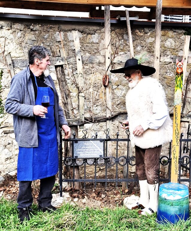 Rez potomke najstarejše vinske trte z Lenta v Cerkljah