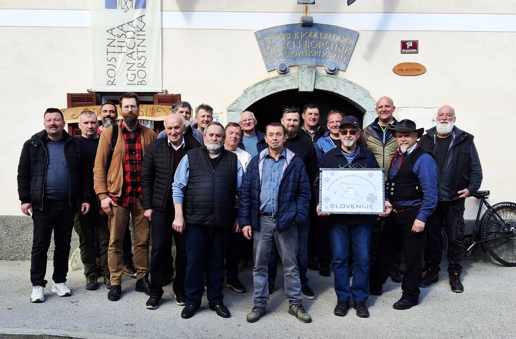 Občni zbor kovačev Slovenije je bil v Borštnikovi domačiji v Cerkljah