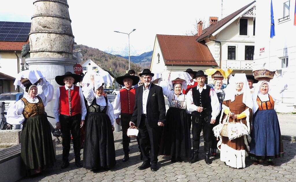 Po petdesetih letih v Cerkljah tretjič nesli jedi k žegnu