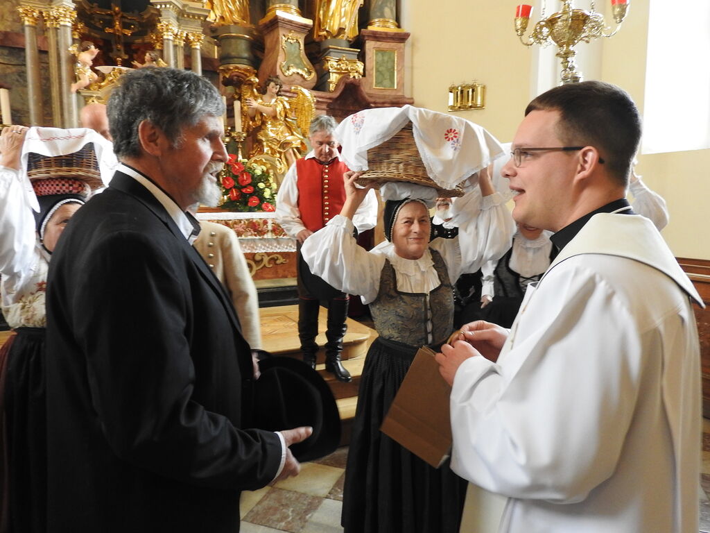 Po petdesetih letih v Cerkljah tretjič nesli jedi k žegnu