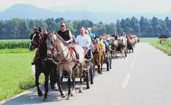 Pohod Krvavške konjenice letos pod Storžič
