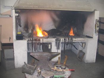 Ustvarjalna delavnica: obisk kovaške delavnice Globočnik