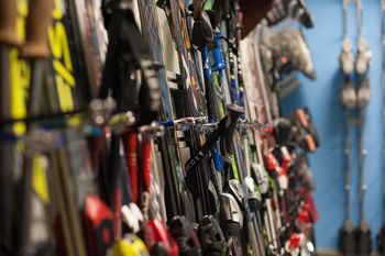 Brezplačen test smuči z Extreme Vital in zabava z DJ-jem na Plaži Krvavec