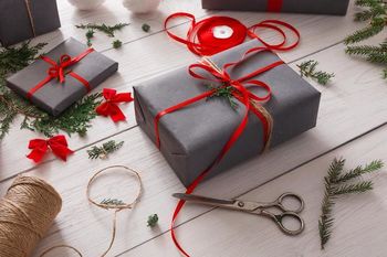 Ustvarjalna delavnica: zavijanje daril