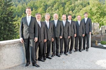 Koncert Šenturškega okteta in tržnica