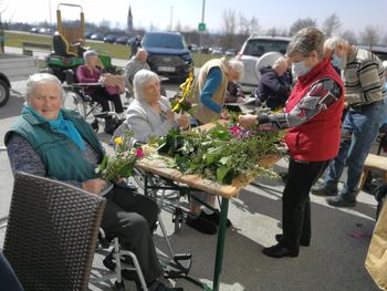 Dom Taber  - izdelovali butarice in velikonočne šopke