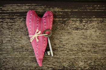 Okrogla miza: "Zaupanje rojeva zaupanje"