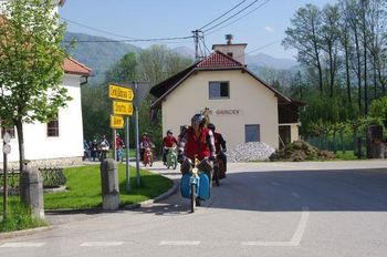 Vabilo na prvomajsko paradno vožnjo