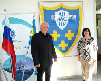 Tudi Občina Cerklje na Gorenjskem je dobila svoj kvačkan grb