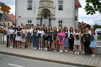 Podelitev priznanj uspešnim učencem Osnovne šole Davorina Jenka Cerklje