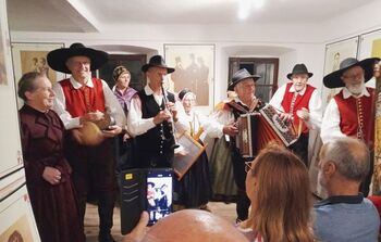 Nocoj je pa en lep večer