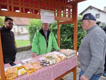 Pestra ponudba na sobotni cerkljanski tržnici