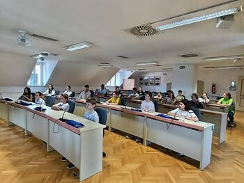 Učenci šolskega parlamenta na obisku pri županu