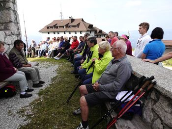 96. tradicionalna žegnanjska  maša pri Plečnikovi kapelici Marije Snežne na Krvavcu