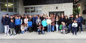 V CERKLJAH SO SE V SOBOTO, ČETRTEGA OKTOBRA, SREČALI KRAJANI ULICE 4. OKTOBRA