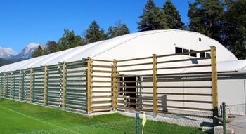 NC Velesovo -  Prosti termini v šotoru z umetno travo