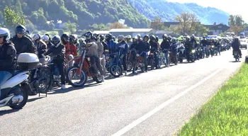 Rekordna udeležba na prvomajski paradni vožnji AMD Cerklje
