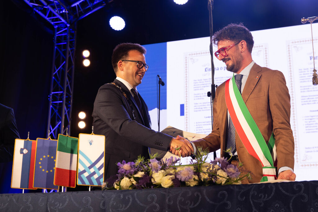 Pobrateni z italijanskim mestom Ponte San Nicolò