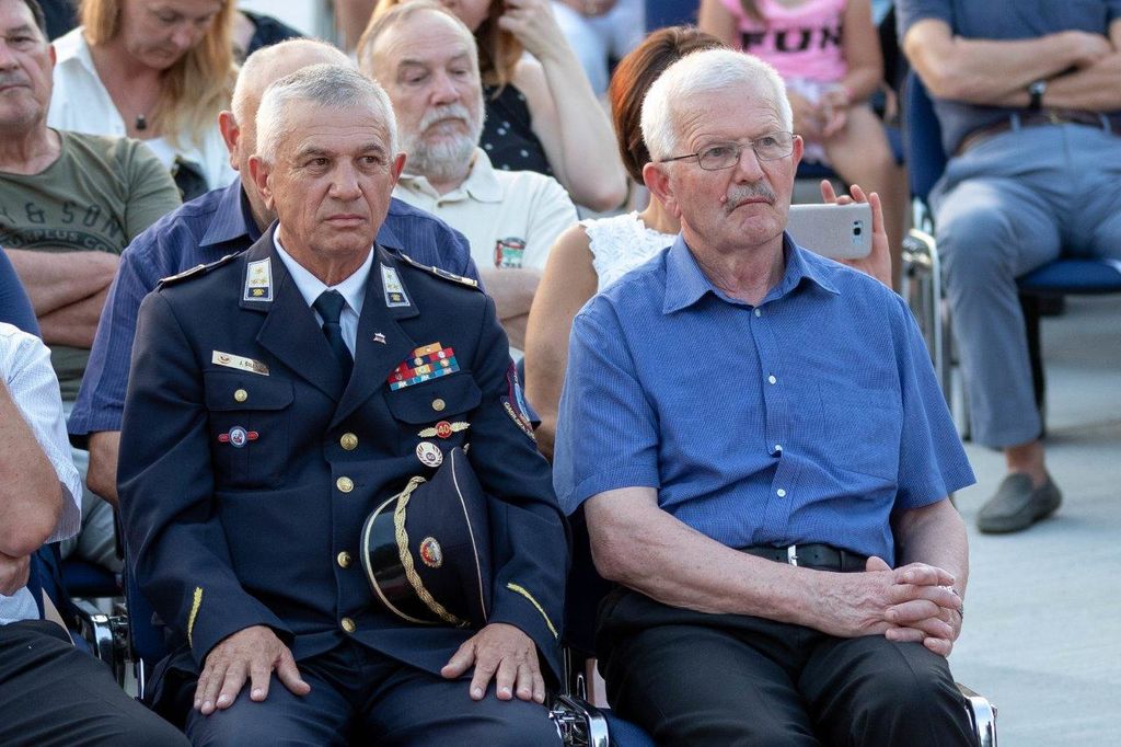 Na slavnostni seji podelili občinska priznanja
