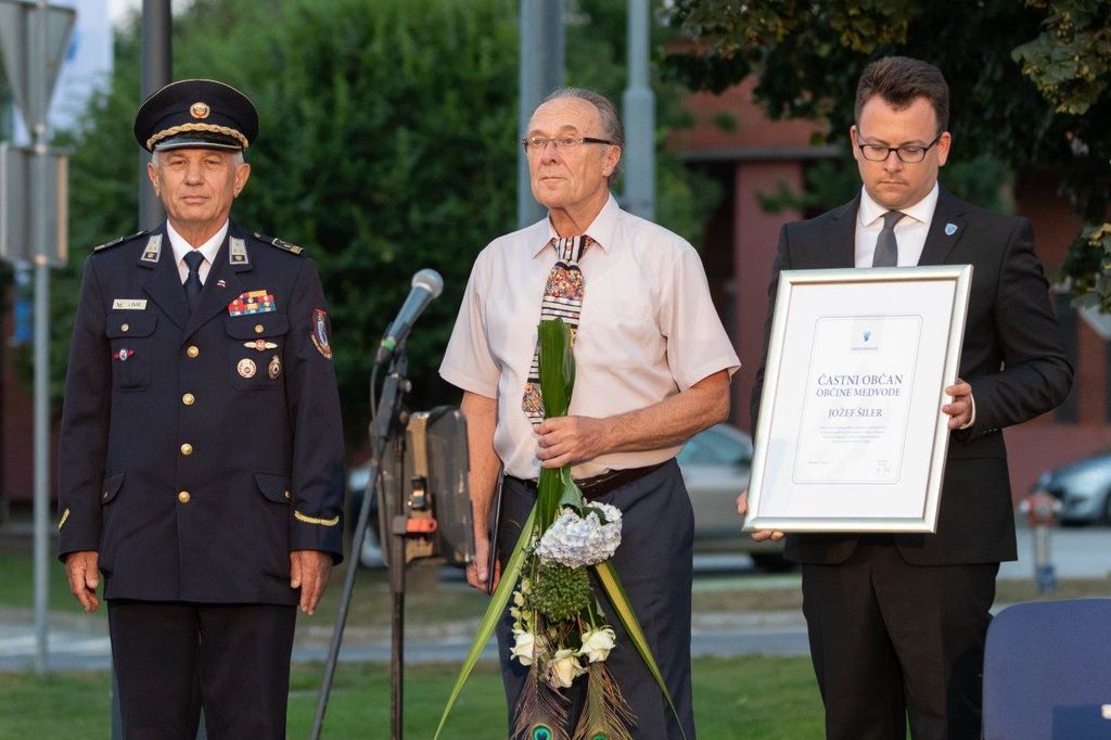 Na slavnostni seji podelili občinska priznanja