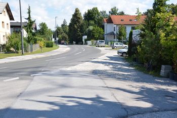 Nov pločnik v Medvodah ob Zbiljski cesti