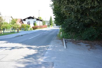 Nov pločnik v Medvodah ob Zbiljski cesti