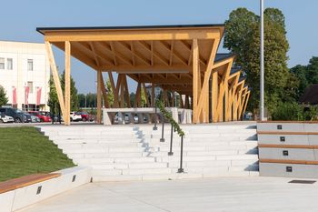 Nova pokrita tržnica, park in večnamenska prireditvena ploščad