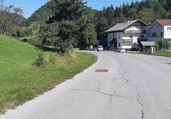 Gradnja pločnika v Trnovcu