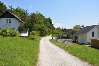 Asfaltiranje ceste v Žlebeh