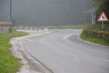 Gradnja komunalne infrastrukture in rekonstrukcija ceste Vikrče - Tacen