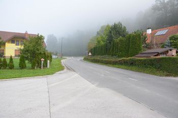 Gradnja komunalne infrastrukture in rekonstrukcija ceste Vikrče - Tacen