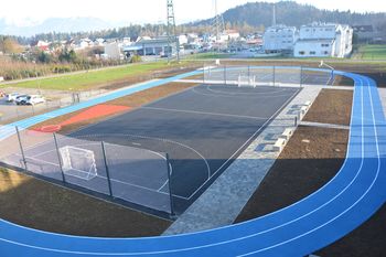 Postavitev razsvetljave na šolskem igrišču pri OŠ Medvode