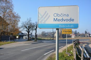 Delna zapora ceste Vikrče - Tacen