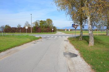 Gradnja krožišča pri osnovni šoli v Smledniku