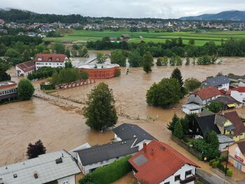 Poziv za prijavo škode na stvareh zaradi poplav