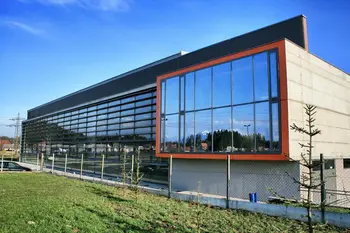 Občinska uprava začasno v Športni dvorani Medvode