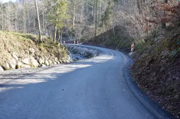 Do Setnice vodi asfaltna cesta