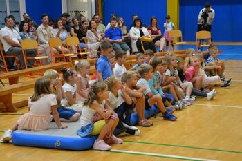 Šolarji ponovno sedli v šolske klopi