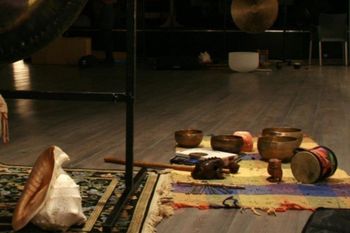 ZVOČNA KOPEL Z GONGI