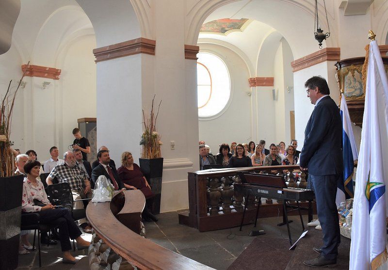 Župan Ivan Molan obiskal mesto Dobřany ob 20. obletnici pobratenja